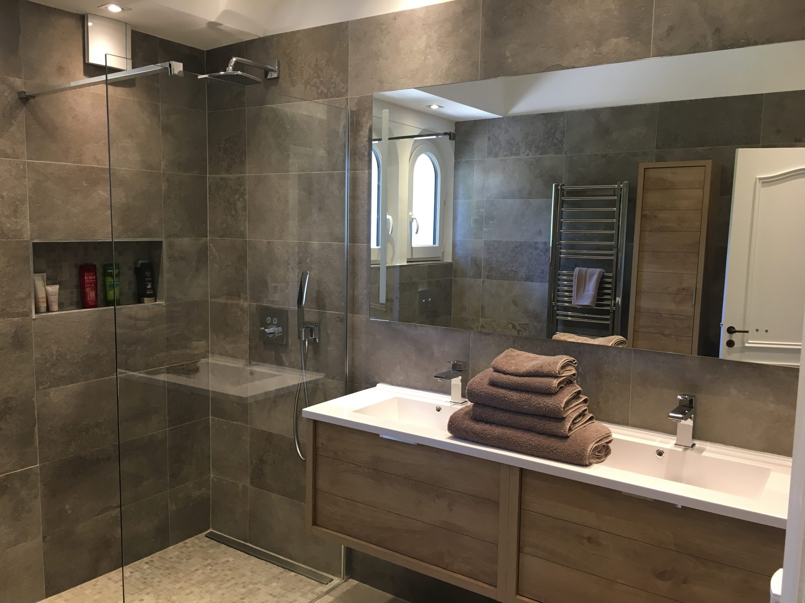Projet rénovation salle de bains contemporaine design douche miroir mobilier Dalmasso