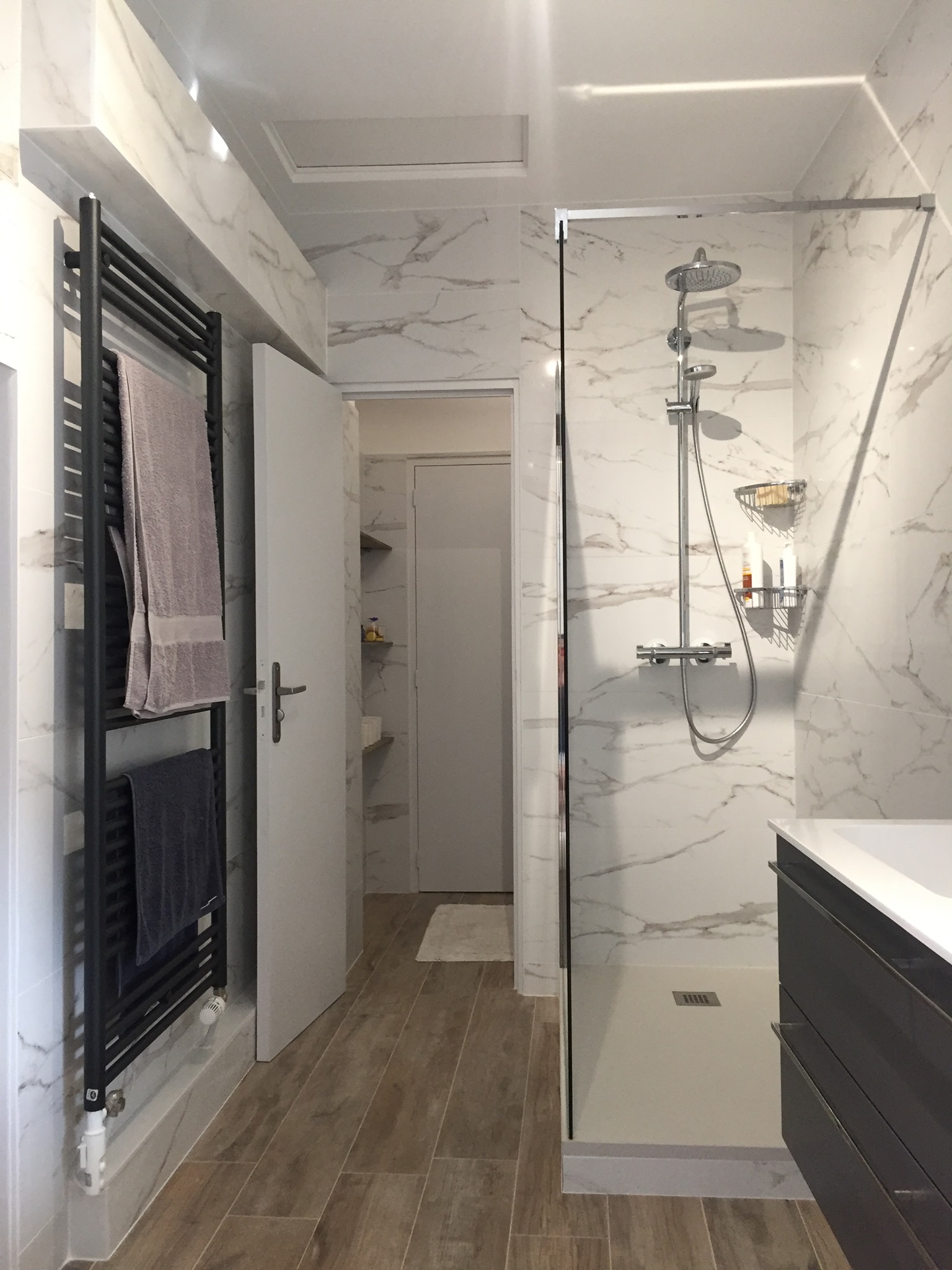 Projet rénovation salle bains contemporaine design marbre blanc Lion Service Dijon 21