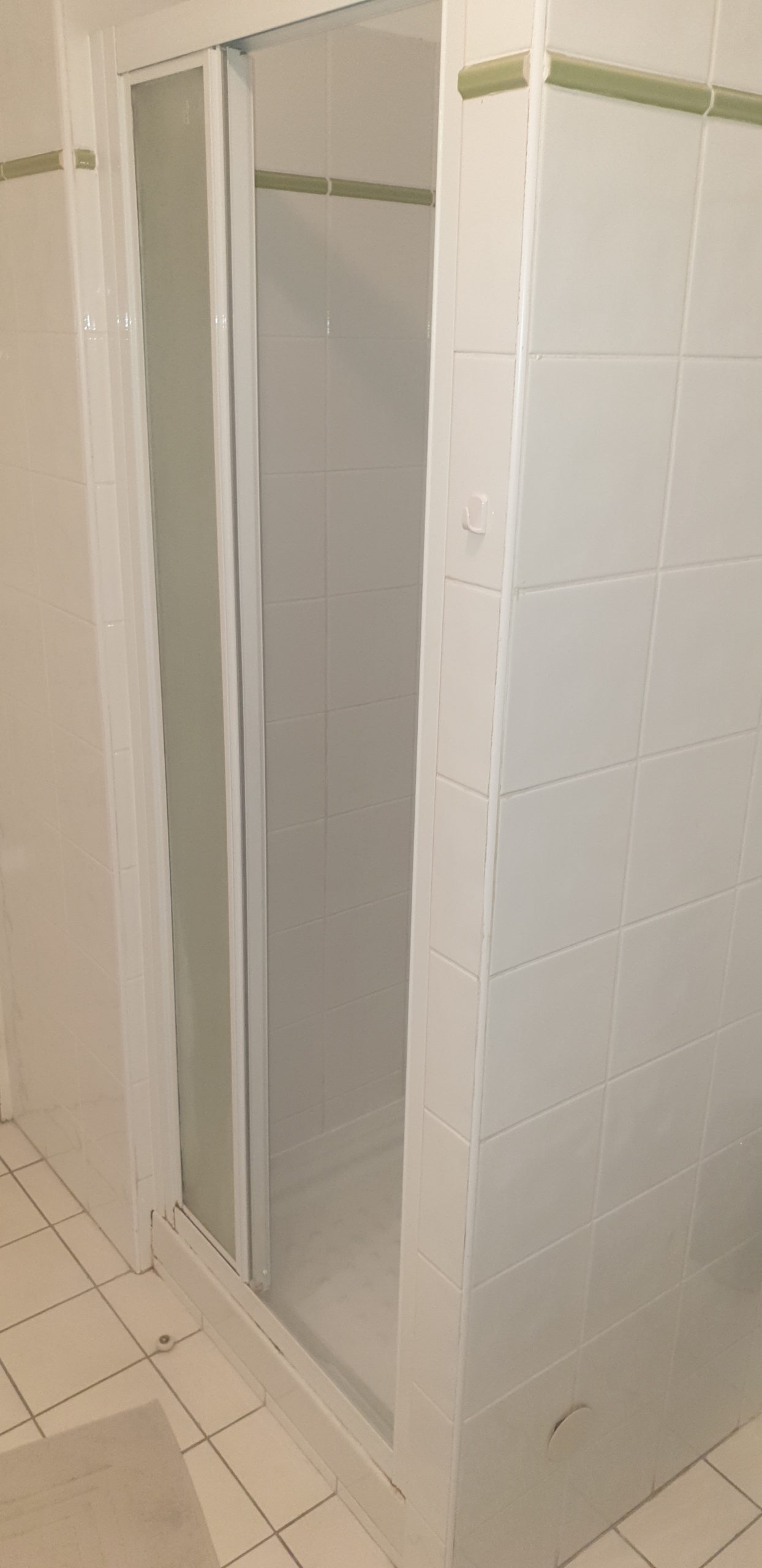 projet salle bain etroite douche avant