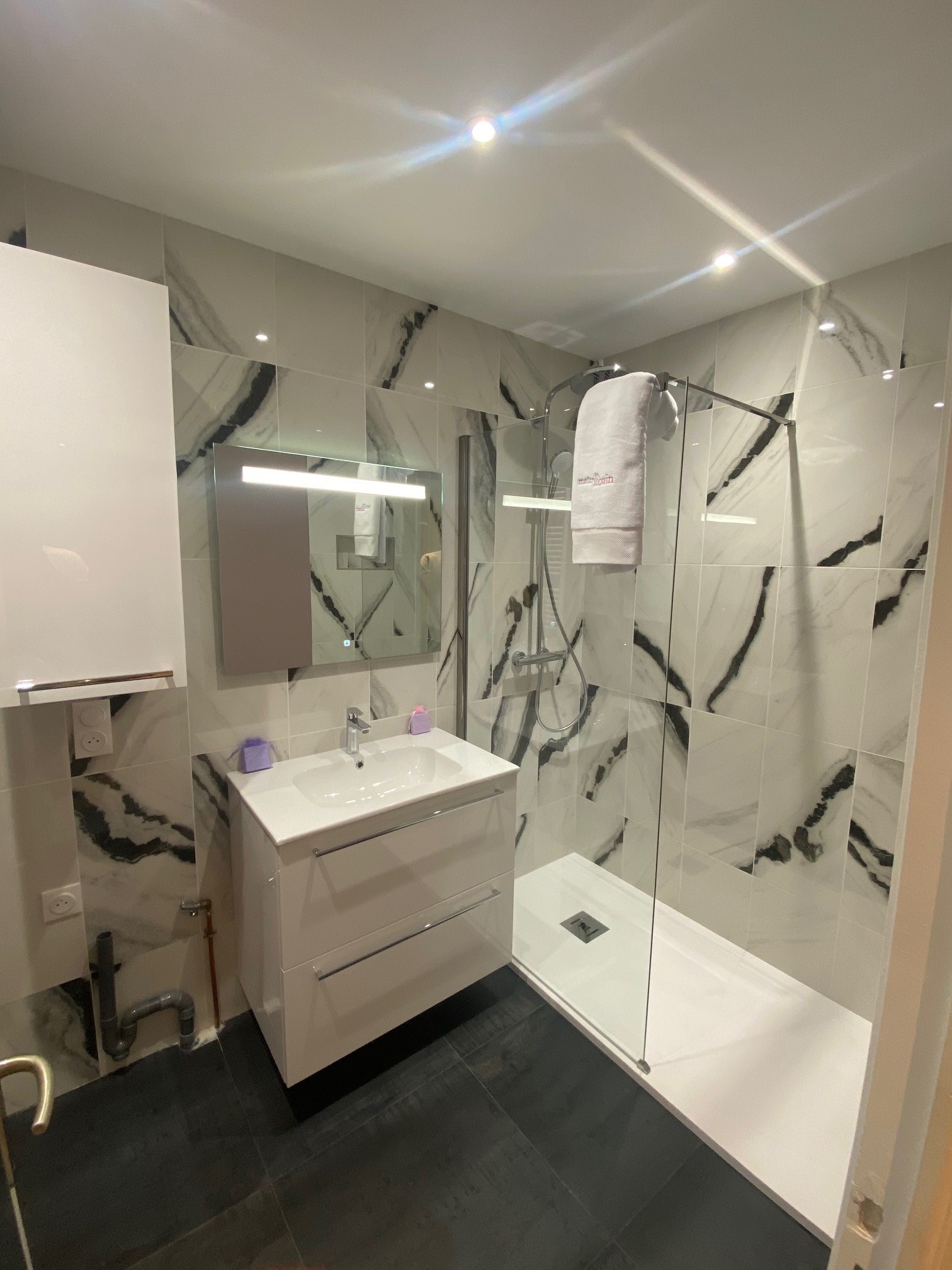 projet salle bain moderne originale douche apres