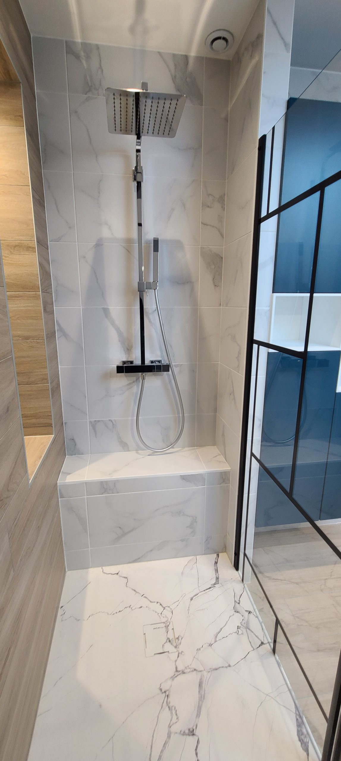 salle bain contemporaine douche marbre bois apres s2ed poitiers