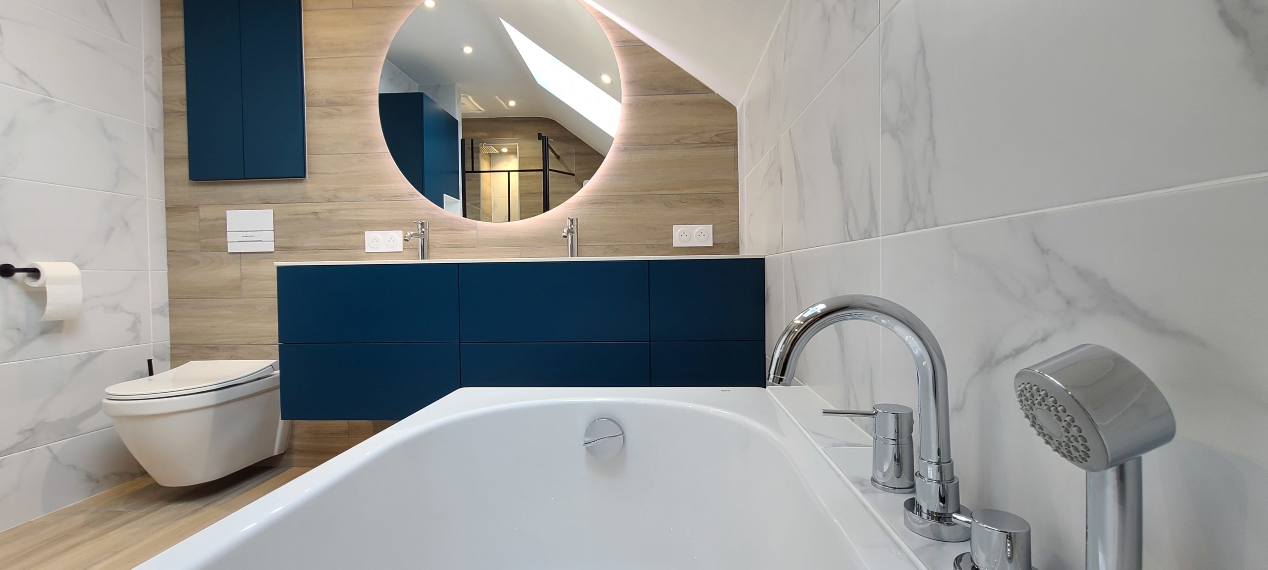 salle bain contemporaine baignoire marbre bois apres s2ed poitiers