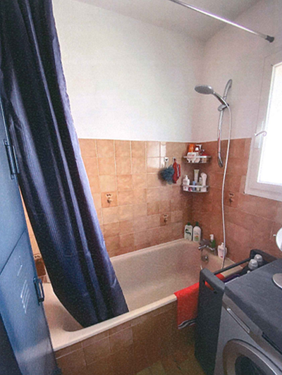 Rénovation salle de bain baignoire avant par Sani-acces La Rochelle (17)