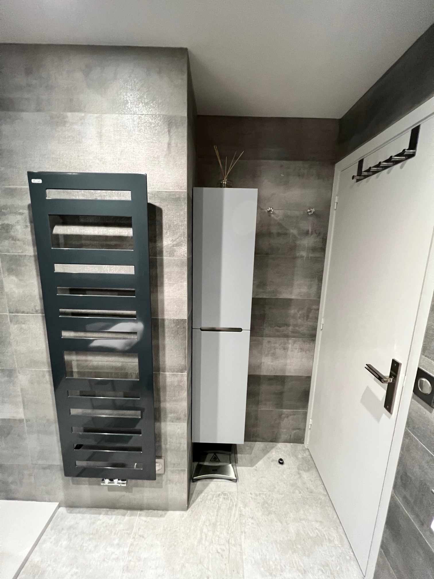 salle bain sur mesure moderne seche serviette apres Dalmasso Antibes