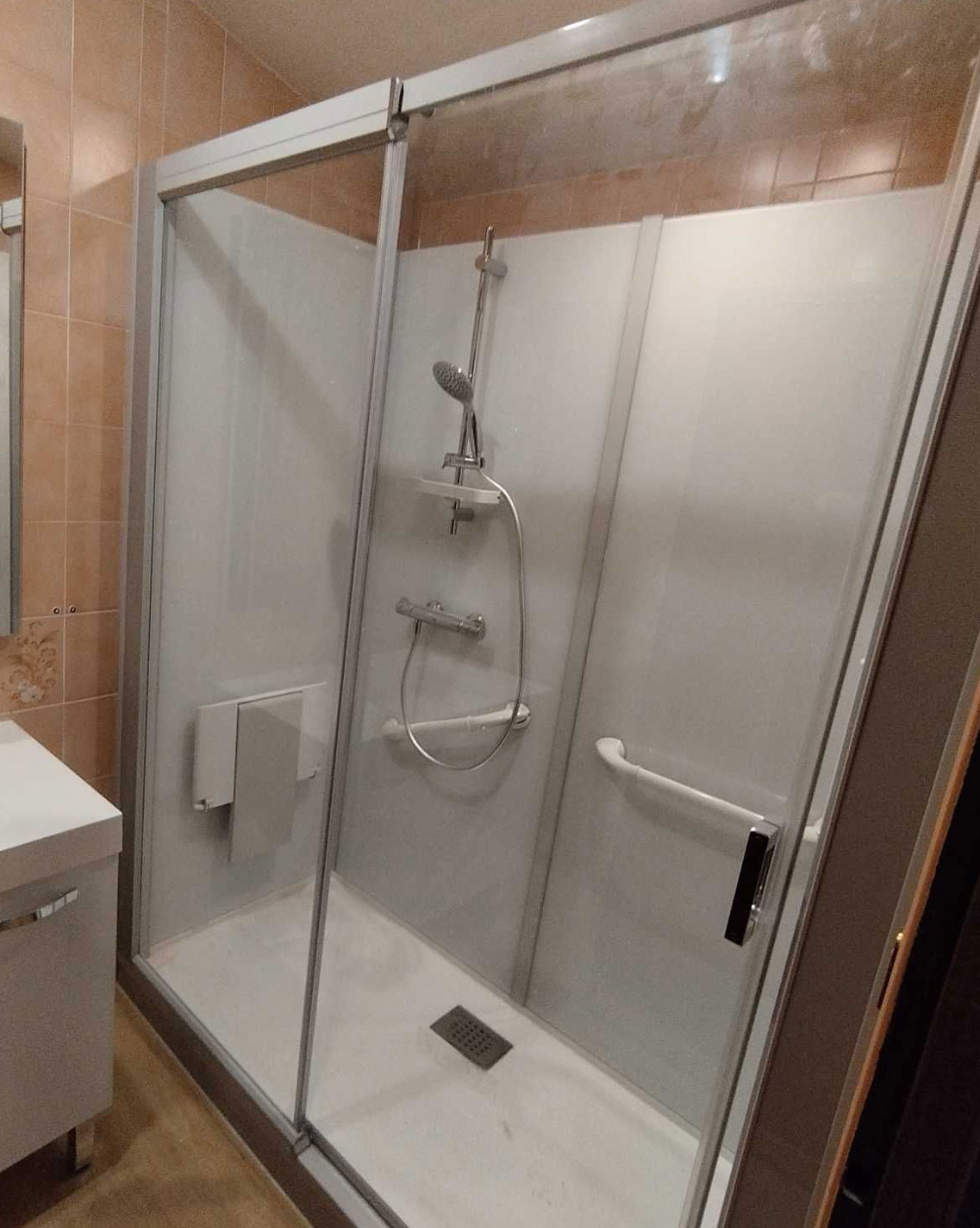 projet renovation salle bain douche Dupre Saintes apres