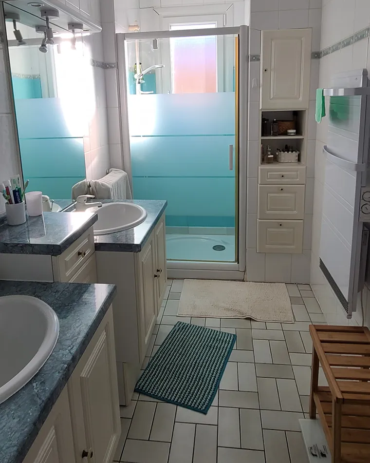 projet rénovation salle bain contemporaine douche mobilier S2ED Poitiers photo avant
