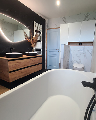 salle de bain ambiance marbre et bois sur Poitiers par S2ED (86) photo après