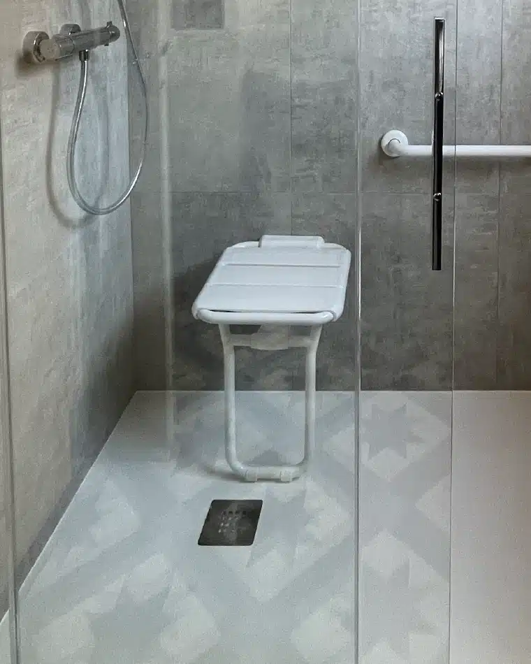 Rénovation complète d'une salle de bains par Myotte dans le Doubs (25), photo après Rénovation complète d'une salle de bains par Myotte dans le Doubs (25), photo après