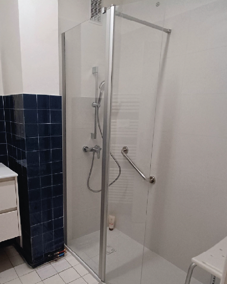 projet-renovation-salle-bain-douche-BAILLOEUIL-APRES salle de bains classique art déco par Bailloeuil sur Perpignan (66), photo après colonne de douche