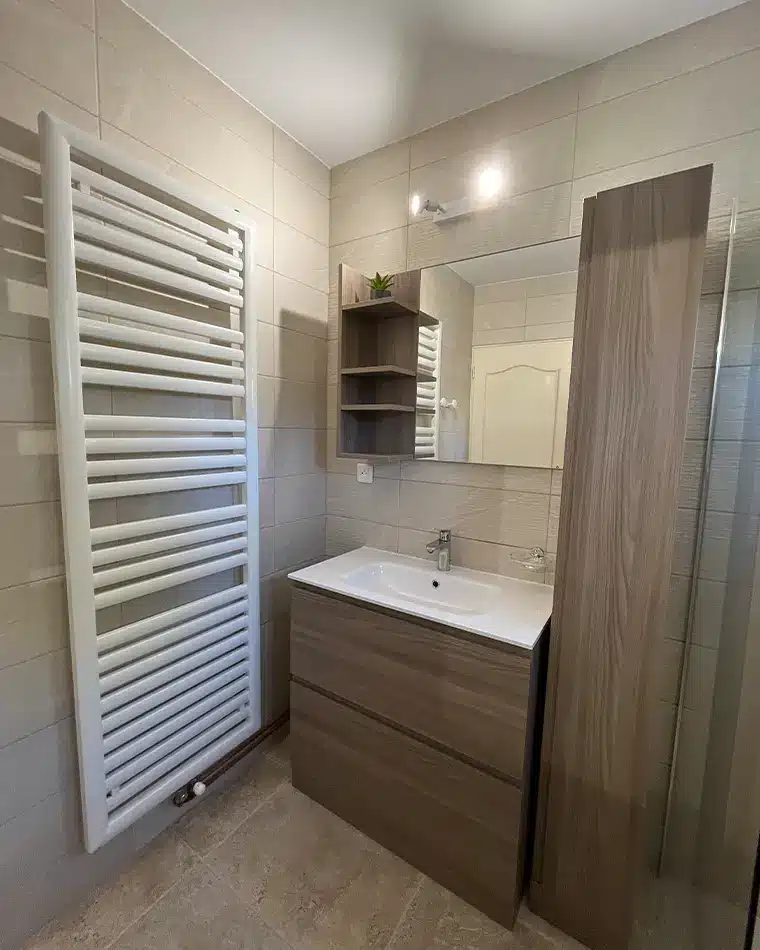 projet-renovation-salle-de-bains-douche-myotte-apres Rénovation complète d'une salle de bains par Myotte dans le Doubs (25), photo après