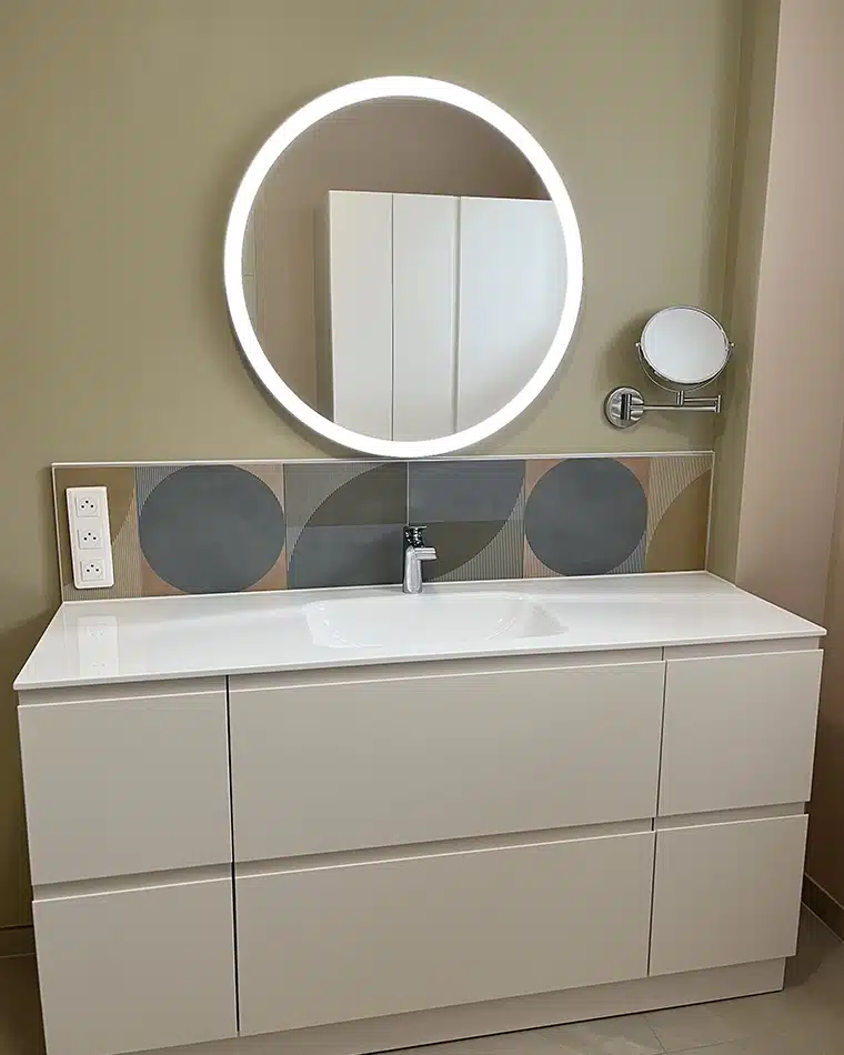 projet-renovation-salle-bains-douche-MYOTTE-APRES Rénovation complète d'une salle de bains par Myotte dans le Doubs (25), photo après