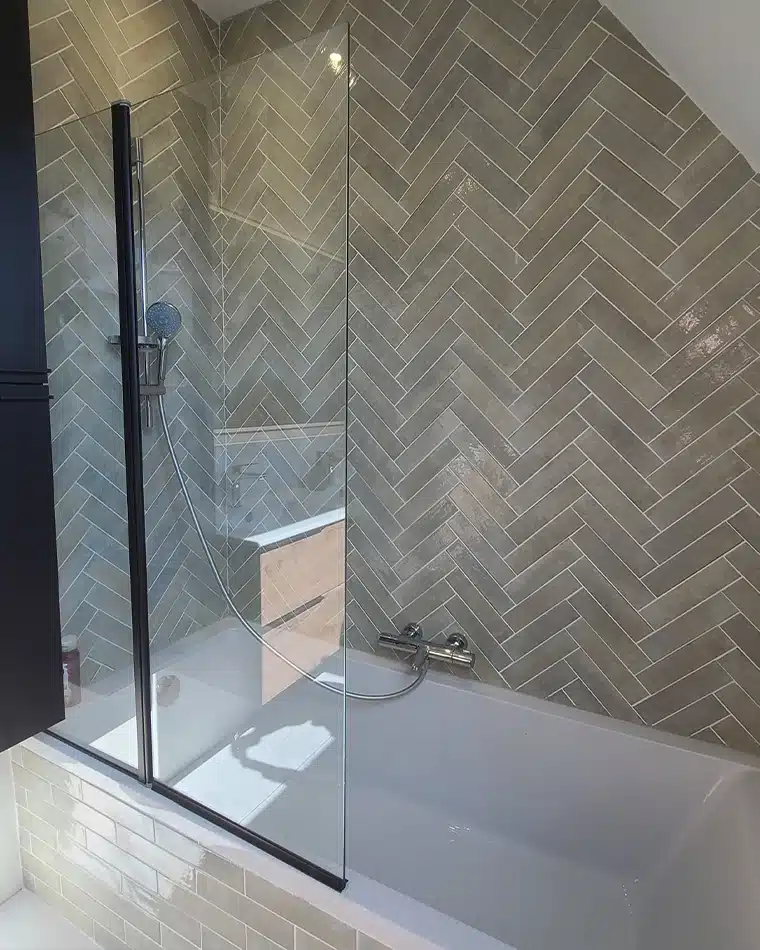 projet-renovation-salle-bains-douche-S2ED-APRES salle de bains chic et contemporaine par S2ED sur Poitiers (86), photo après