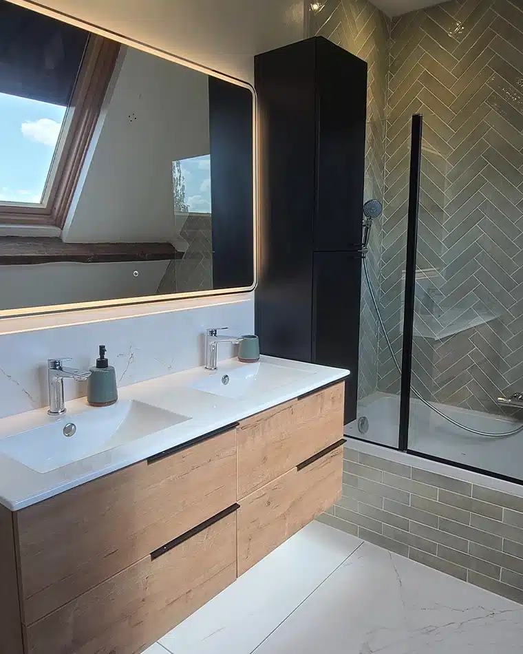 projet-renovation-salle-bains-douche-S2ED-APRES salle de bains chic et contemporaine par S2ED sur Poitiers (86), photo après
