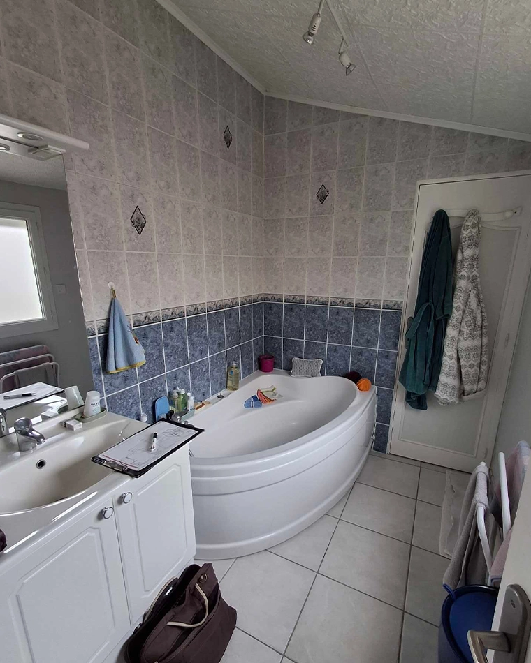 projet-renovation-salle-bains-douche-DUPRE-AVANT projet renovation salle bain douche wc Dupre Saintes avant