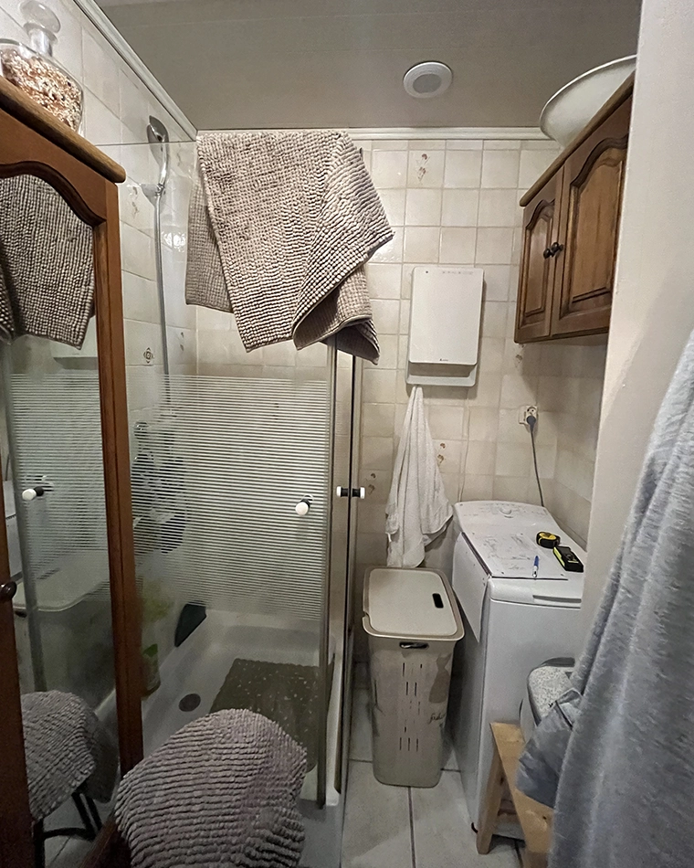 projet-renovation-salle-bains-douche-myotte-AVANT Rénovation complète d'une salle de bains par Myotte dans le Doubs (25), photo avant