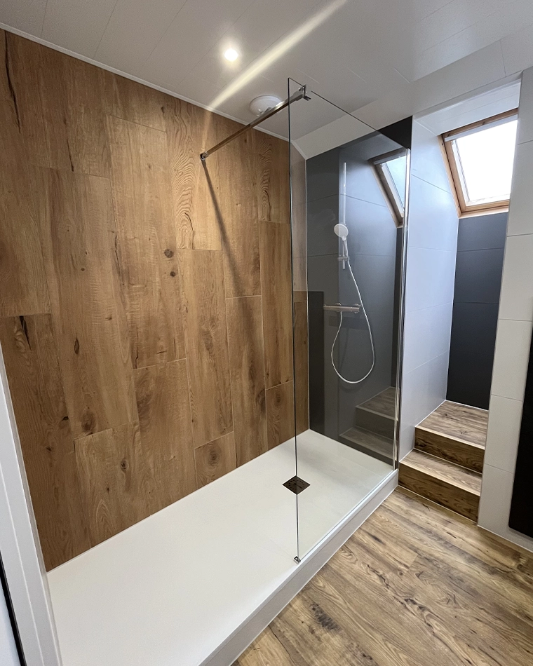 projet-renovation-salle-bains-douche-myotte-APRES Rénovation complète d'une salle de bains par Myotte dans le Doubs (25), photo après