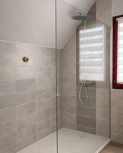 Rénovation complète d'une salle de bains par Myotte dans le Doubs (25), image 3D