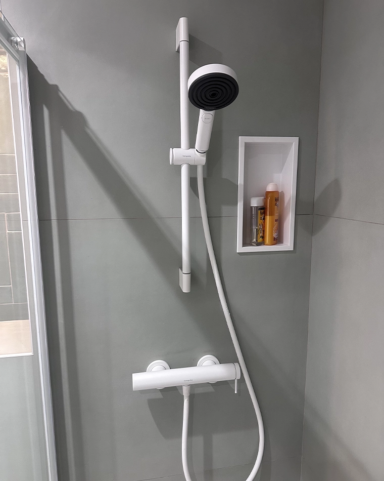 rénovation salle de bain, par Dalmasso sur Antibes (06), photo colonne