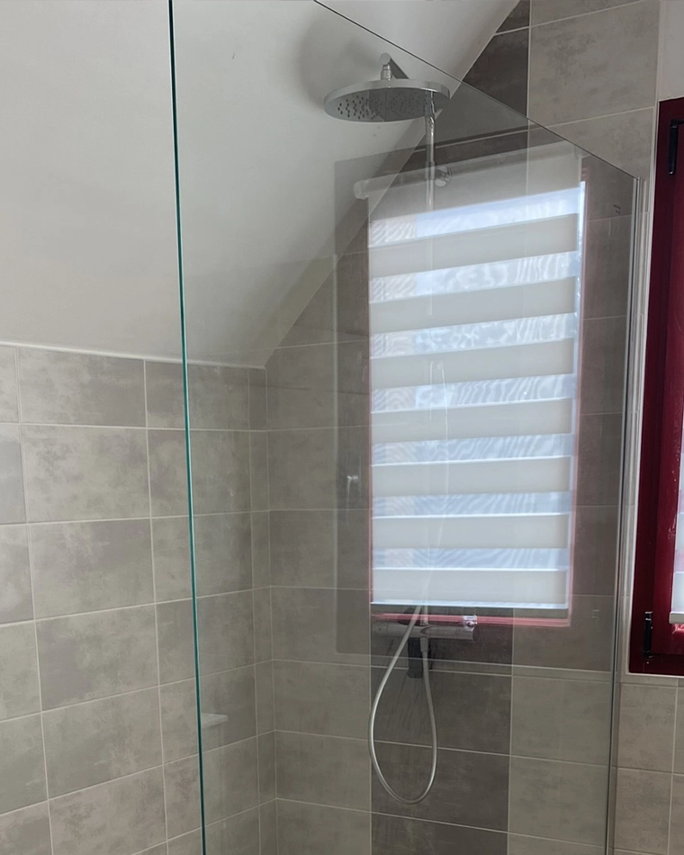 Rénovation complète d'une salle de bains par Myotte dans le Doubs (25), photo après