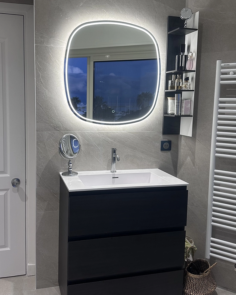 rénovation salle de bain, par Dalmasso sur Antibes (06), photo tablette design