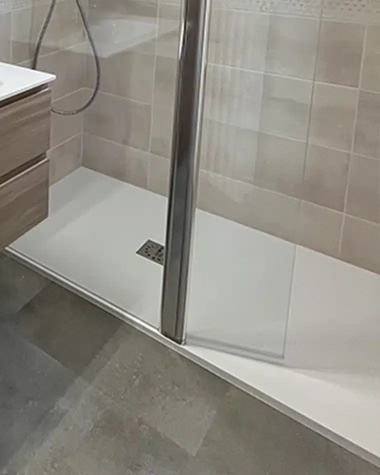 Rénovation complète d'une salle de bains par Myotte dans le Doubs (25), photo après