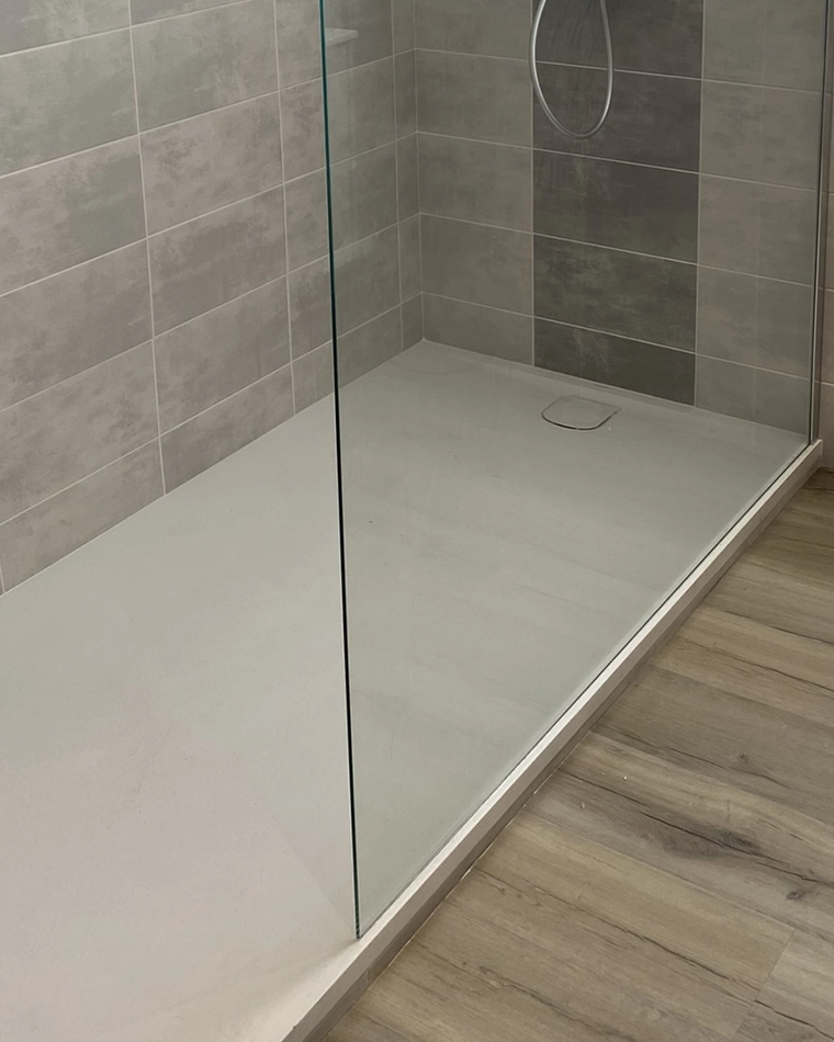 Rénovation complète d'une salle de bains par Myotte dans le Doubs (25), photo après