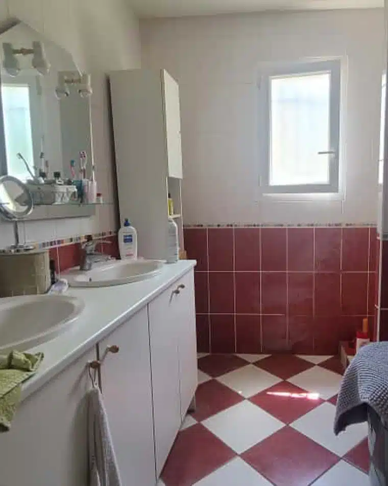 projet-renovation-salle-bains-douche-S2ED-AVANT salle de bains chic et contemporaine par S2ED sur Poitiers (86), photo après