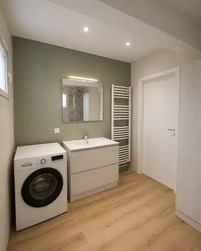 Rénovation complète d'une salle de bains par Myotte dans le Doubs (25), image 3D