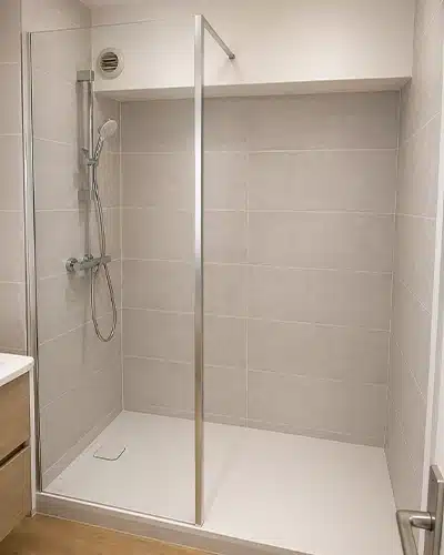 Rénovation complète d'une salle de bains par Myotte dans le Doubs (25), image 3D