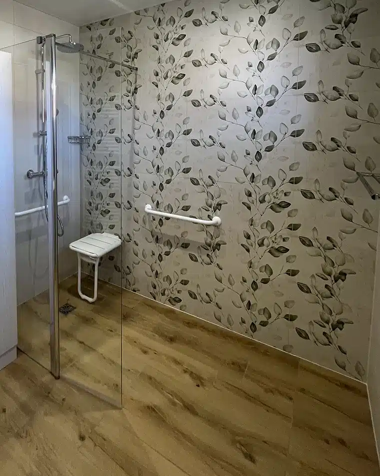 Rénovation complète d'une salle de bains par Myotte dans le Doubs (25), photo après