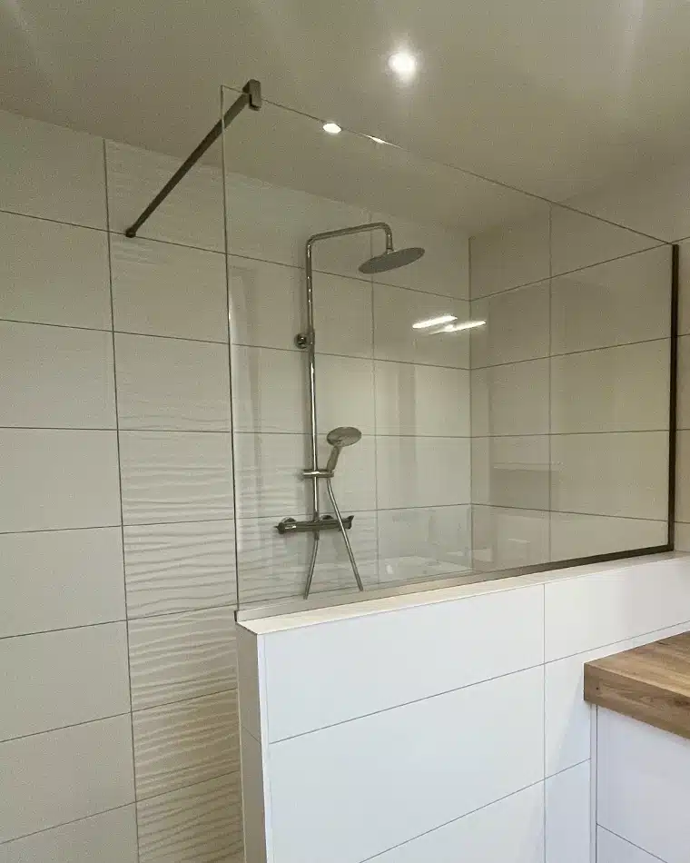 Rénovation complète d'une salle de bains par Myotte dans le Doubs (25), photo après